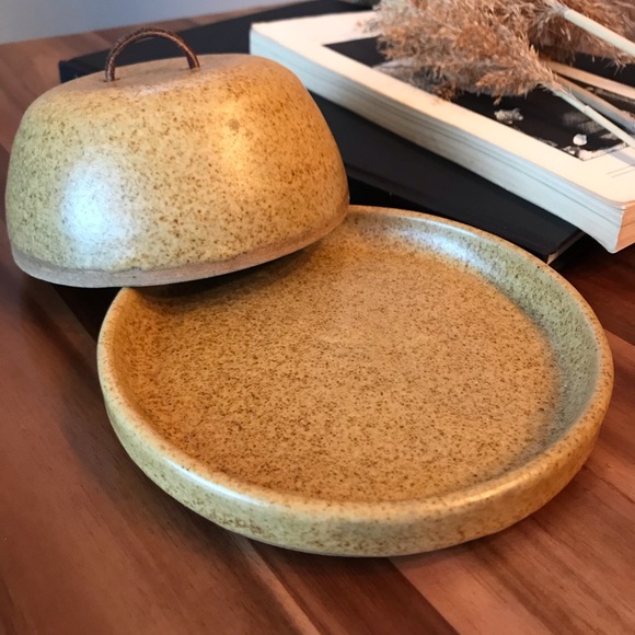 Vintage pottery tray with cover - cloche - Picture 5 of 9